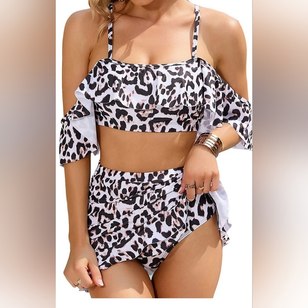 New with tags! Womens Medium Leopard Print Off Shoulder Ruffle Bikini Swim Skirt